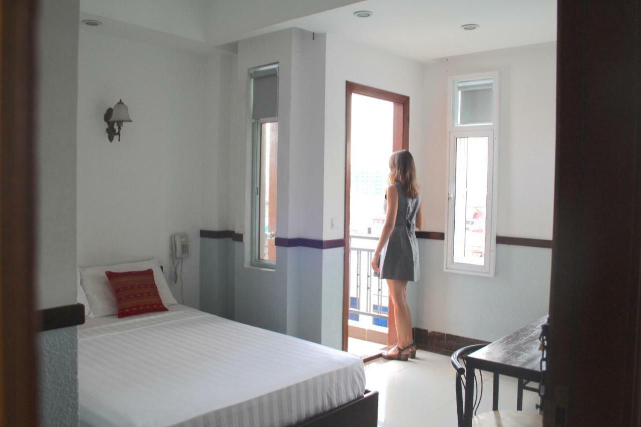 Lalune Hotel Phnom Penh Exterior foto